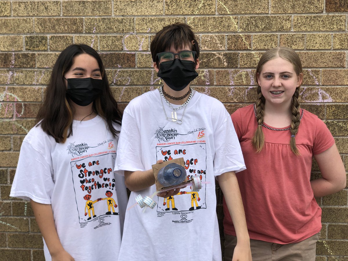 MrKSDyck's tweet photo. Grade 7s @PortWellerPS finished their #ChemicalCars today & had some fun testing them out. We can learn a lot from failed #Experiments, right?! 😁 #Chemistry #Base #PureSubstance #Compound #SodiumBicarbonate + #HomogeneousMixture of #Water & #AceticAcid #Acid = #ChemicalReaction! https://t.co/nbCVfksvXG