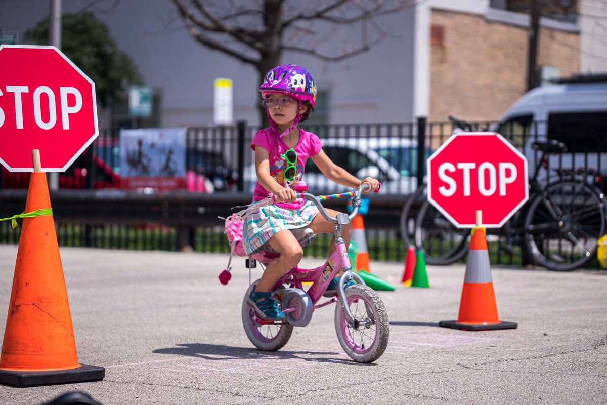 ChiFamilyBiking's tweet photo. This Saturday, June 18, join us at Welles Park for Eco Fest! The event is from 10-2 and will feature fun bike games as well as a bike safety course 🚲 🖤 #bikechi #chicagofamilybiking #chicagosummer #47thward #chicagofamilyfun https://t.co/jialUx2aPt