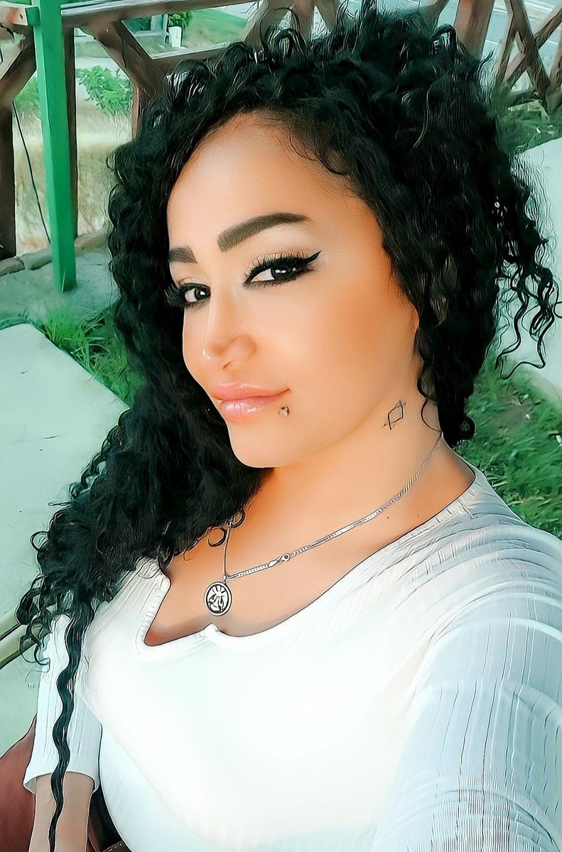 Bir deli fırtına kopuyor içimde...