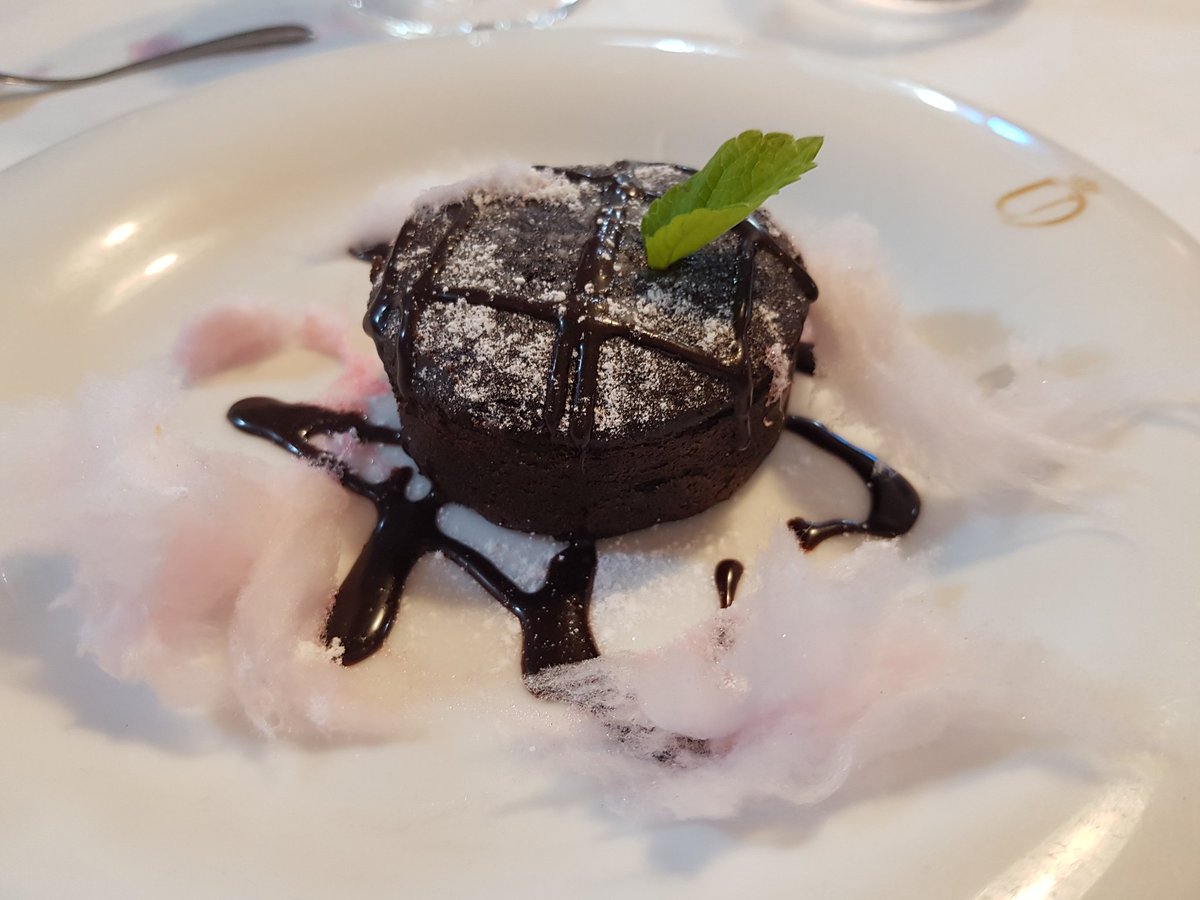 De vuelta a <a href="/PosadaUrraca/">Posada Doña Urraca</a> en Fermoselle, #Zamora
✔Embutidos
✔Solomillo ibérico 
✔Coulant 
Acompañado de Salsipuedes de <a href="/DOArribes/">D.O. Arribes</a>
#Fermoselle #vino #Gastronomía