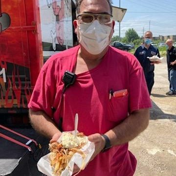 TalanProducts's tweet photo. Today our team enjoyed the wonderful food truck BBQ that the good jolks at Jones Bones delivers!#foodtruck #Cleveland #HIRINGNOW https://t.co/x7sGX6ndtc