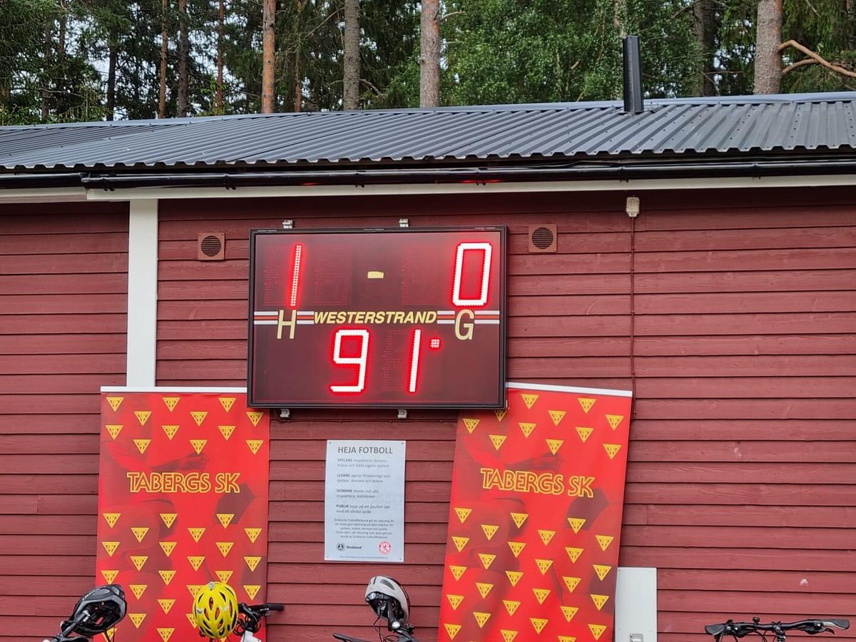 roobbinhooo's tweet photo. @Kimvirsen @Wilbacher @GustenDahlin @TuttoBalutto Galna ruskiga rödgula eleganter!!!! https://t.co/CKjsAFWI5w