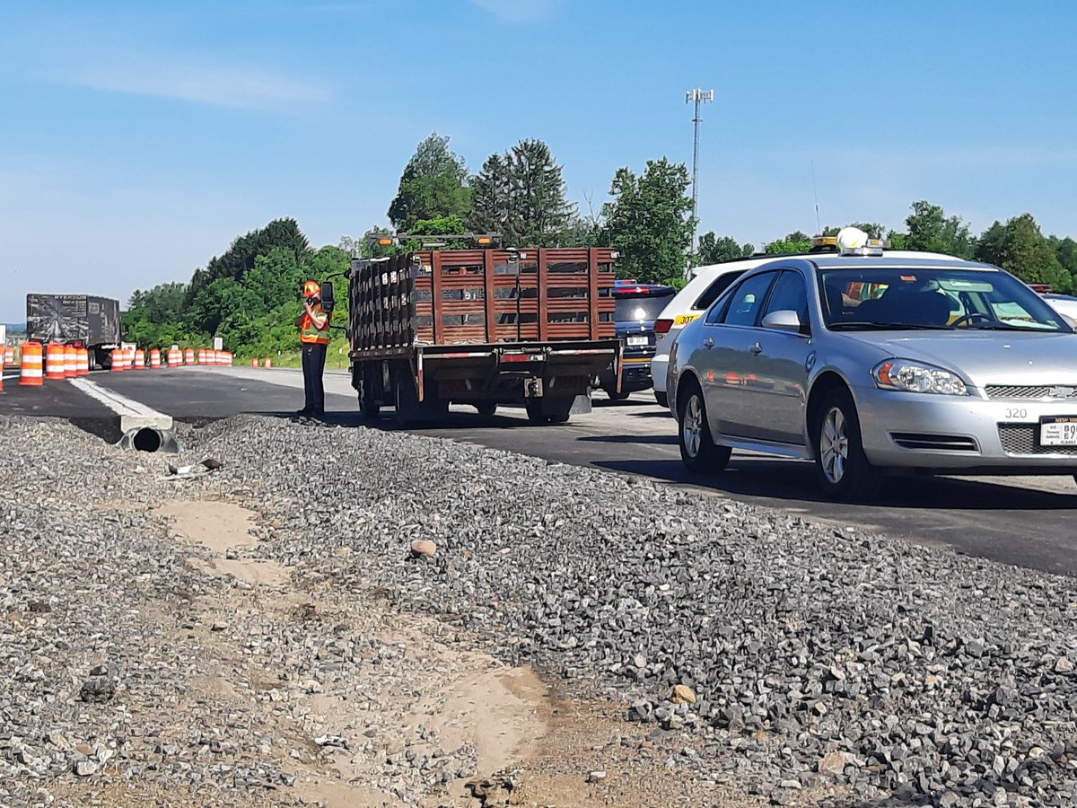NYSThruway's tweet photo. #OperationHardHat: @nyspolice Troop T held Operation Hard Hats today in two active Thruway work zones in the #Syracuse region. Please keep our work zones safe for our crews. Follow the posted speed limit and be alert. Lives depend on it. 👷‍♀️🦺👷‍♂️🚧⚠️ #SlowDown https://t.co/CzVR4DGZOs