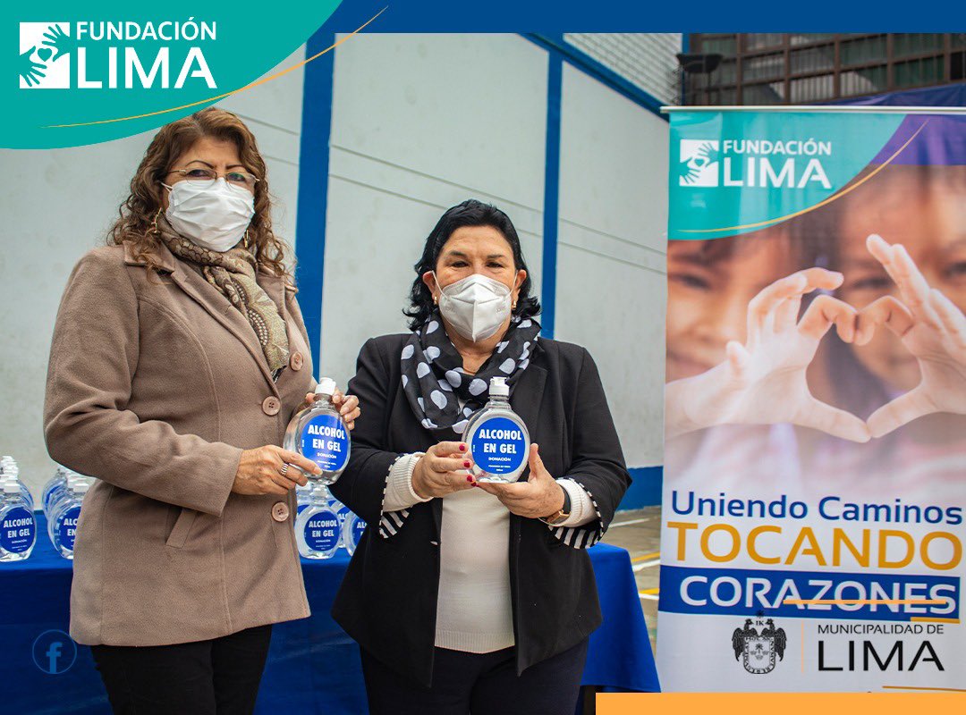 FundacionLima's tweet photo. El día 10 de junio visitamos la Institución Educativa “San José de Artesanos”-Cercado de Lima, en compañía de la Subgerencia de Educación de la MML, hicimos entrega de artículos de desinfección.Esta donación se hizo posible gracias al Laboratorio “Hersil”
#EnLimaNosAyudamosTodos https://t.co/mnxqKsGojG