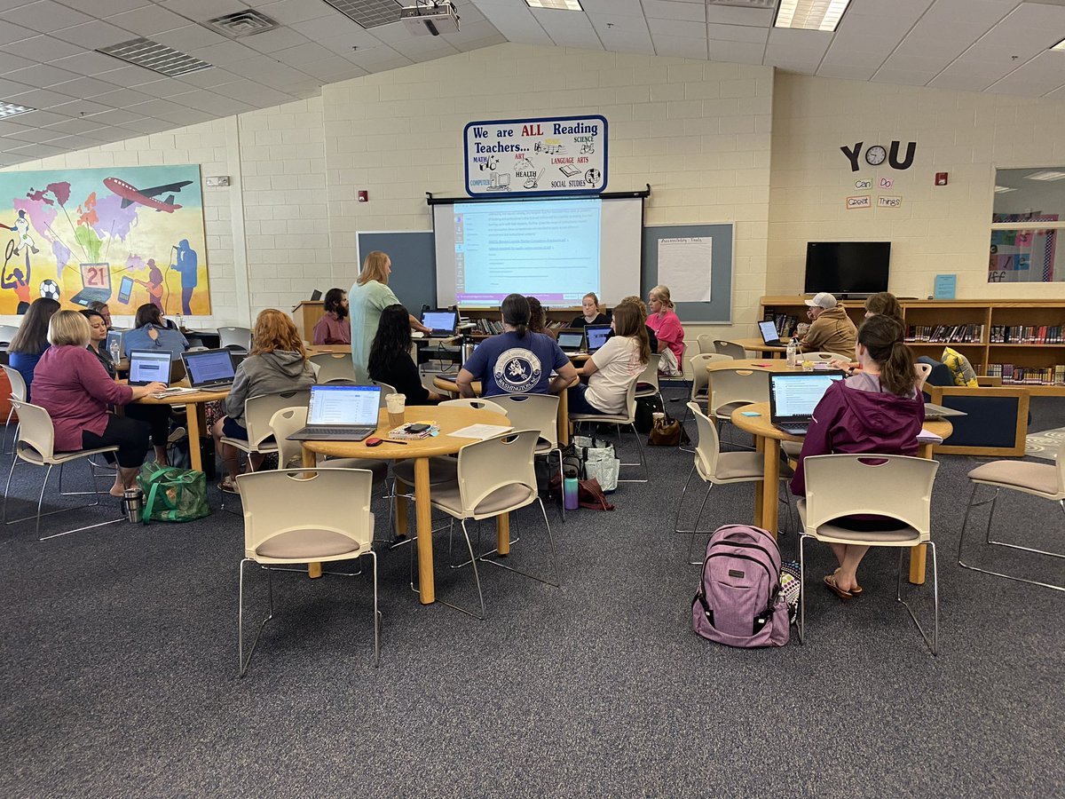 ectyson22's tweet image. Kicking off our first Blended Learning Teacher Cohort with @kbp0819 and @EmD0808 Looking forward to the collaboration among @BeaufortCoSchNC ….and people think teachers have the summer off 😎 @ReThinkBetsy @NCRethinkEd