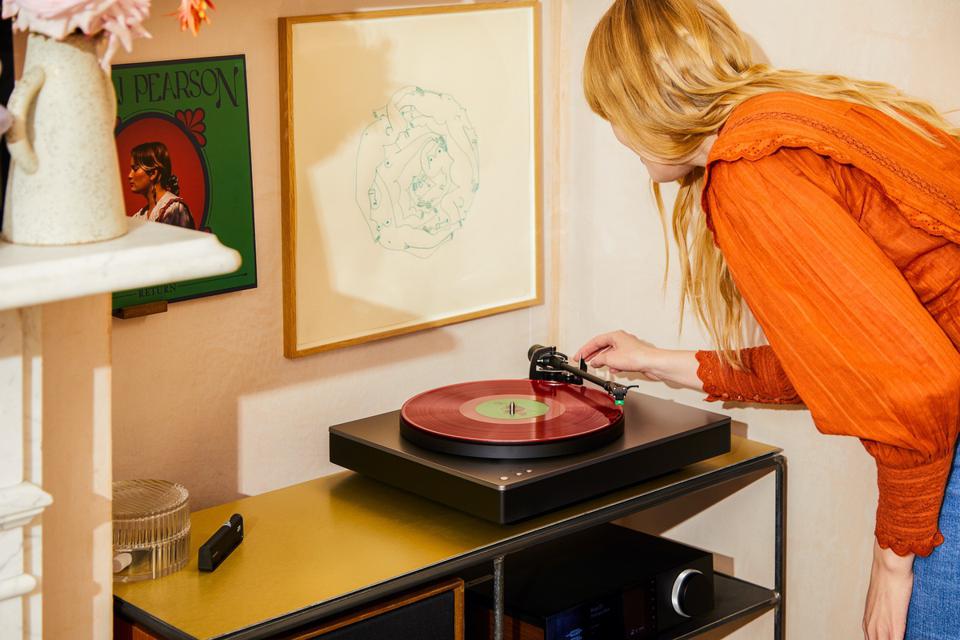 Cambridge Audio’s New Turntable Can Stream Vinyl With Audiophile Quality Over Bluetooth