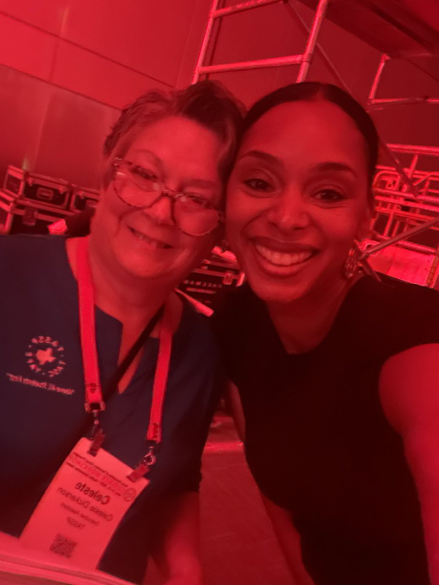 LaTreseSmith1's tweet photo. Thank you Celeste for all of your patience and grace during the planning of the conference #TASSPSW22 #TASSP1 https://t.co/IJcNp4QV27