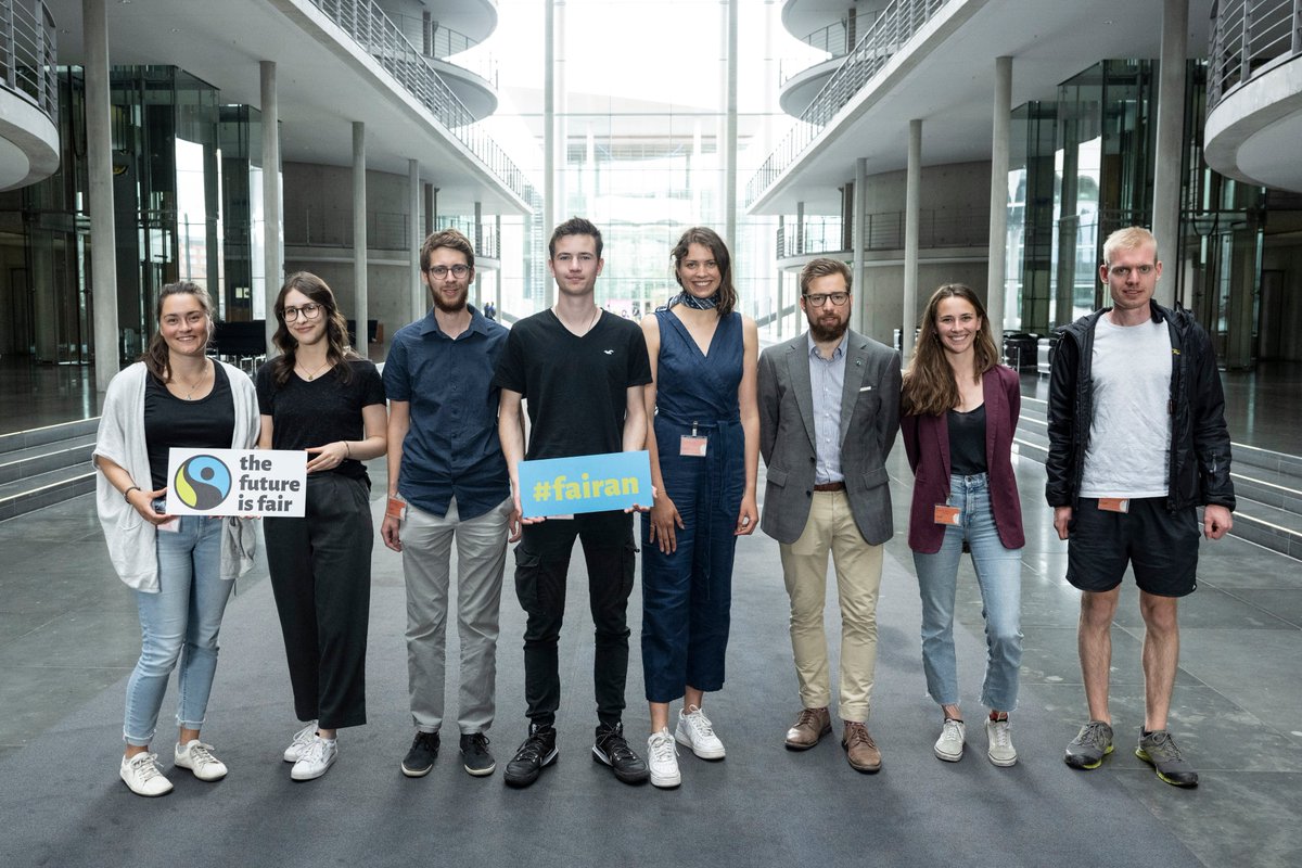 maike_schliebs's tweet photo. Auf Einladung von @_sanaeabdi hatten die #FairActivists am Montag ein Gespräch mit der @spdbt zu jungem Engagement, faire #Beschaffung und #Lieferkettengesetz. Herzlichen Dank für den guten Austausch! https://t.co/NZnBSOFMRK