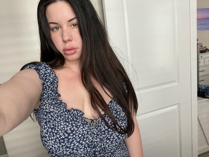 I finally posted to my OnlyFans https://t.co/WfO5Ql66w4