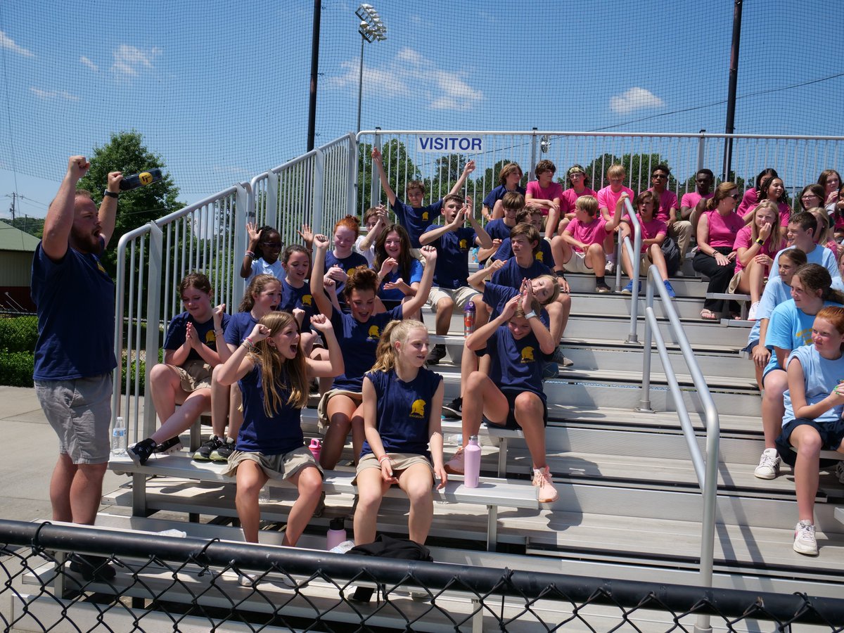 CaldwellGso's tweet photo. A highlight of our Dialectic School is the year-long Homeroom Challenge. Students in grades 6-8 compete in various activities ranging from pumpkin decorating, to basketball shooting, to hula hooping! We're proud to honor the 2021-2022 winners, Mr. Smith's 7th-Grade "Smartans!" https://t.co/6UGPrUQLJg