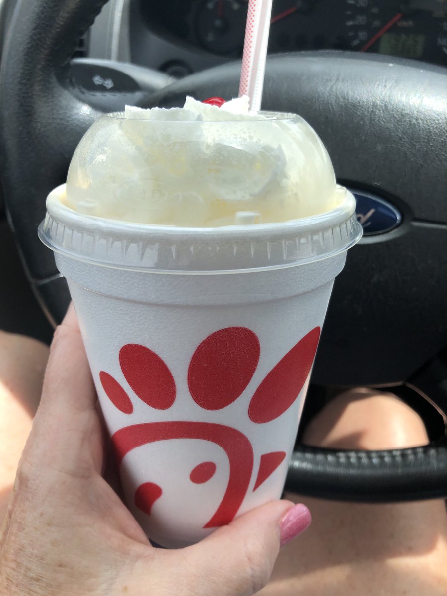 JaneRose50's tweet photo. I’ve resumed ice cream for lunch! @ChickfilA #peachshake 🍑 https://t.co/PP7jIT60wF