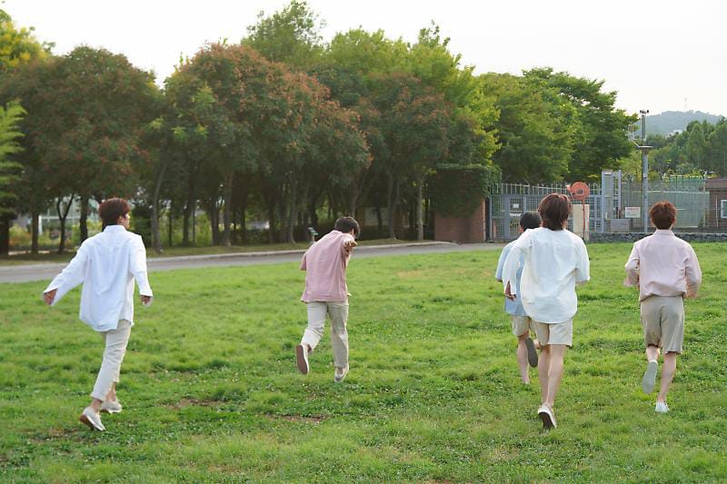 ace7mxco's tweet photo. [TWITTER] 22.06.15

[#ACE_POST] 📝

Detrás de cámaras de la sesión fotográfica de 'Changer' #2

Detrás del final de Changer
"Fue verano."

📧 https://t.co/8oz0HAvTHR 

#에이스 #체인저 #ACE #Changer

Cr. @official_ACE7 | Trad esp A.C.E México https://t.co/x6TWDCSOXl