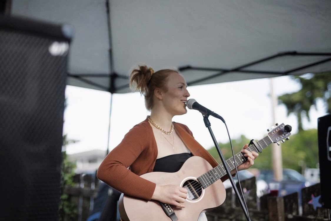 PhoenixLazare's tweet photo. Such a pleasure playing at @twangandpearl for their fundraising event last week ✨

It’s live music patio season!

Photo by Tatjana Liberty Photography https://t.co/rlgW9PokAQ