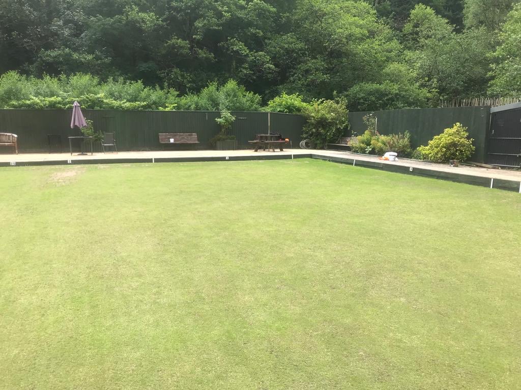 hmppswales's tweet photo. We have finished painting the Pontrhydyfen bowling club 
#CommunityPaybackWorks 
#TeachingPoPsNewSkills
#Bowling
#WellDoneAndysTeam https://t.co/pP7cPcSrKE