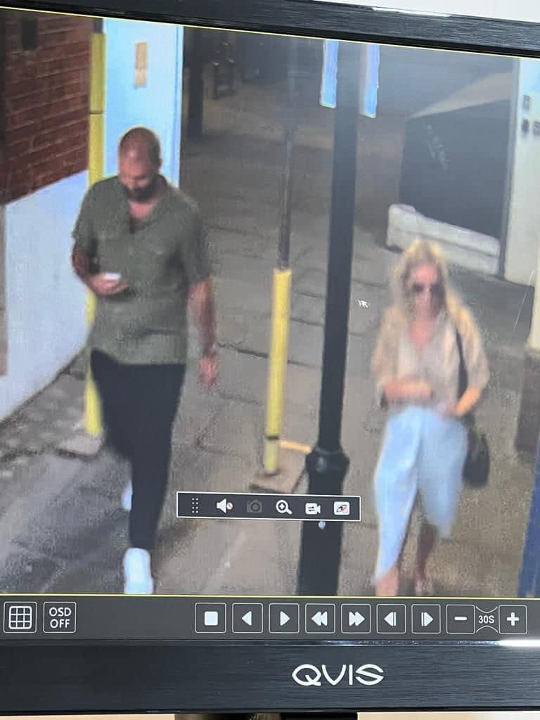 CourtSecurity1's tweet photo. Does anyone know who this delightful couple are? Who decided to superglue our locks last night after an altercation in store earlier in the day … #soho #vandals #caughtoncamera #CaughtOnTape @metpoliceuk @MPSSoho @sohosocietyw1 @sohoradio @MetTaskforce https://t.co/NLFZmTE1Zz
