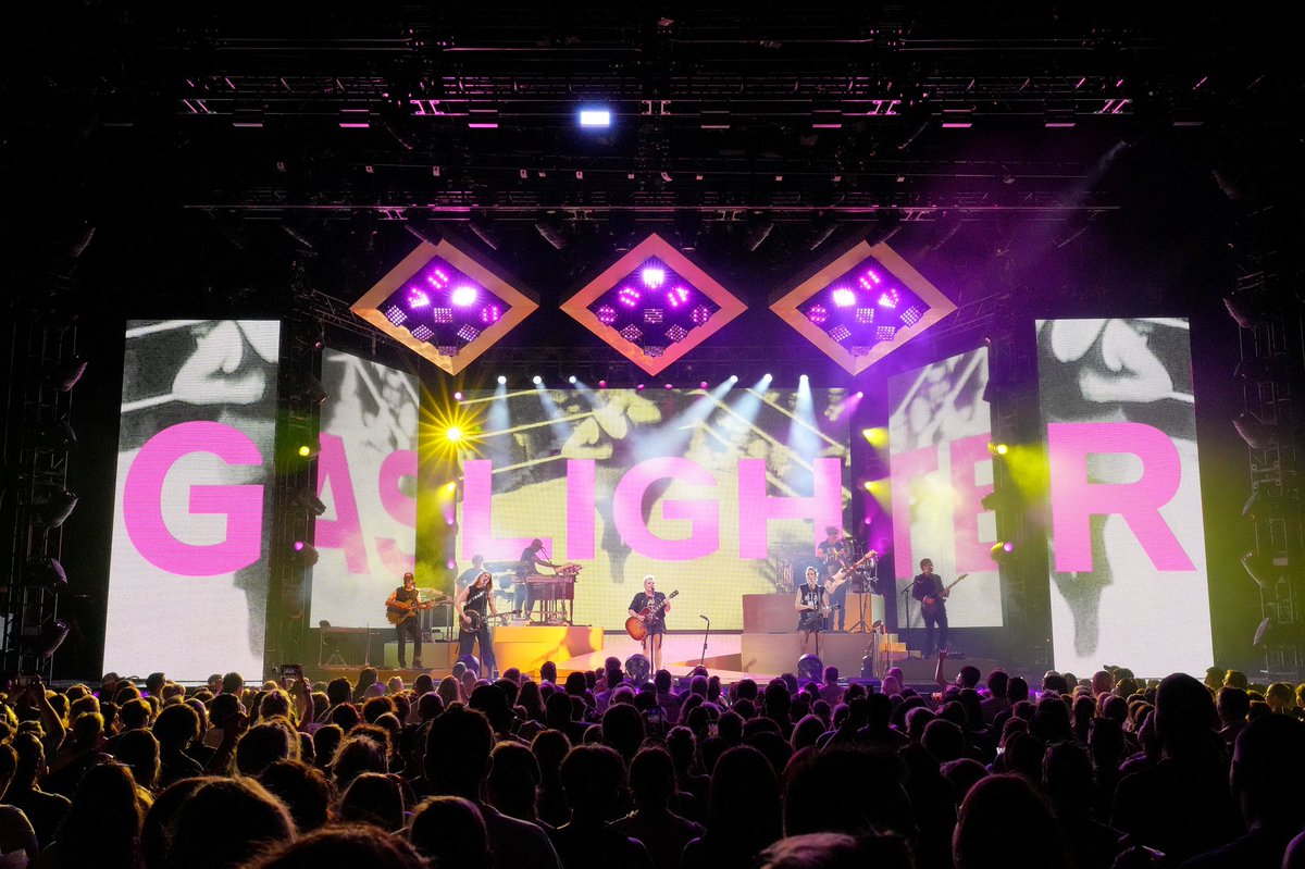 thechicks's tweet photo. Thank you St. Louis for a fun start! #CHX2022 

Photo by @KevinMazur https://t.co/7aPcXaELcB