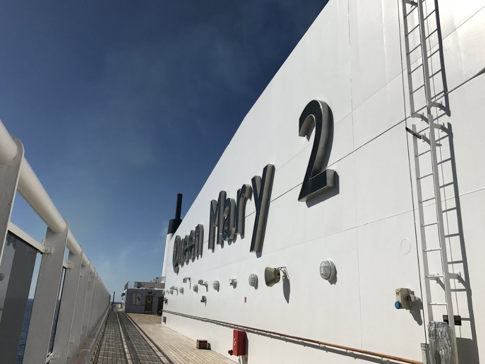 A4. Missed Woodstock so <a href="/IsleOfWightFest/">Isle of Wight Festival</a>. Old hippies, new hippies, island venue. A trip across the pond, ideally via <a href="/cunardline/">cunardline</a> Queen Mary for a transatlantic crossing would be heavenly. #FoodTravelChat