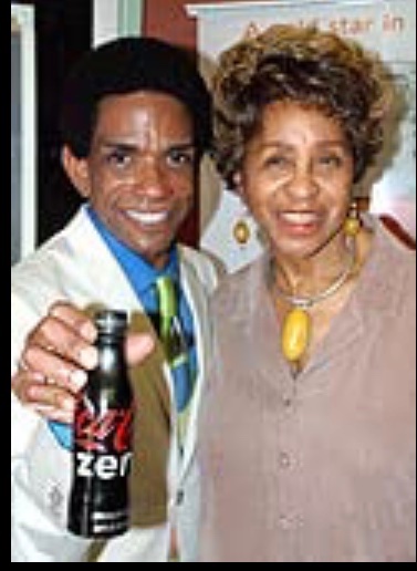 #happybirthdayMarlaGibbs 🥳🎂🎊🎈🎈🎈 
#ralphcolejr #actor