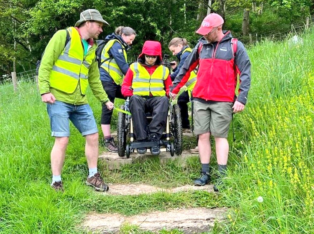 Goodable's tweet photo. This is Brynne Hauxwell.

He just became the first person to complete the 84-mile trek of Hadrian's Wall in England in a wheelchair.  In doing so, he raised $13,000 for charity.

He's 17. https://t.co/q5pffoJS44