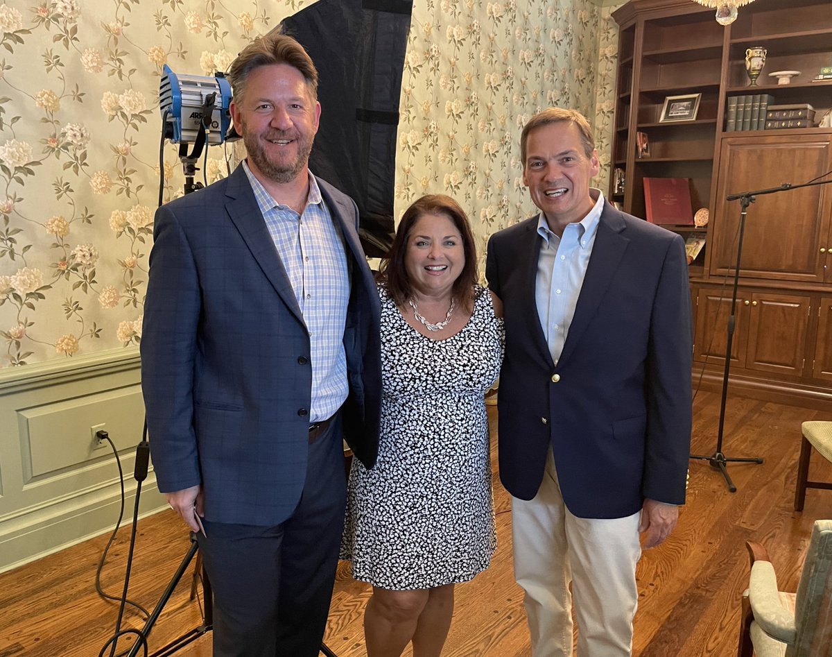 nellabom's tweet photo. Cheers to the 25th Anniversary @TeamPA Foundation - launched by former Gov. #TomRidge in 1997! Terrific celebration today with a new, dynamic agenda to bring opportunity and prosperity to all Pennsylvanians! #TeamPA #AbbySmith https://t.co/6VYbPZ6wvp