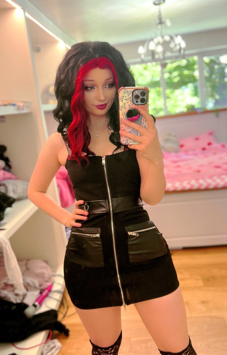bellajynxxx's tweet photo. Alright.. you can only pick one.. 

Do I look better with the dress on or without? https://t.co/wkuukPJPjD