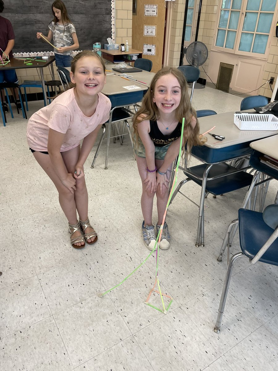 Hughes5thGrade's tweet photo. Here’s some pics from the Hughes Crew STEM challenge! #CollaborationisKey #PBL https://t.co/8tJSig7k7B