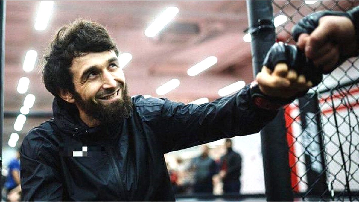 ThaWeasle's tweet photo. Zabit Magomedsharipov just officially retired #ufc https://t.co/Qy4bupHVlS