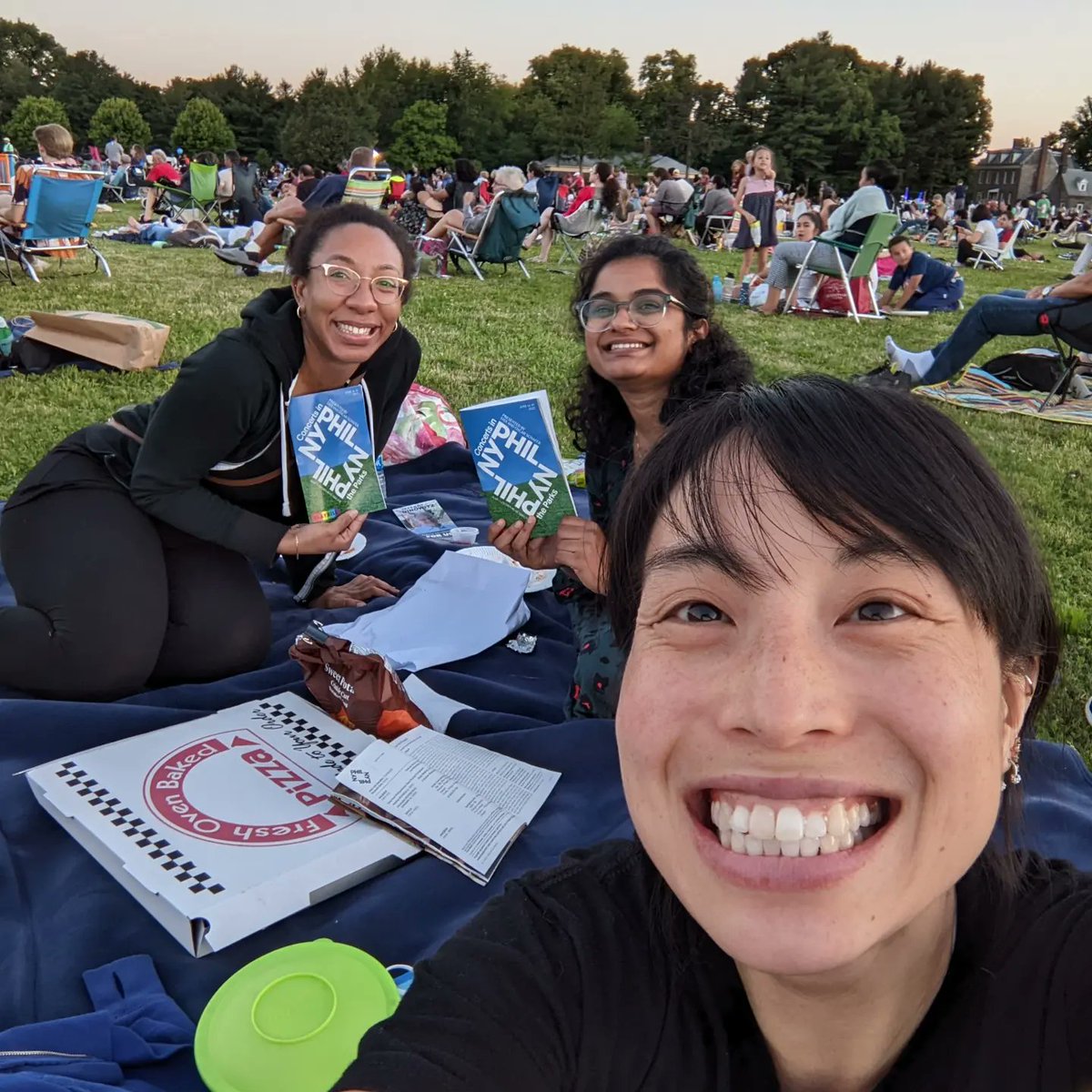 unimpressedpub's tweet photo. FINALLY!! An in-person unimPRESSed meeting to see the @nyphilharmonic! There was pizza, cookies, chips, and of course good company!! Also fireworks!! 😍🤩🎆🎆🎆 https://t.co/J6usw3tgq0