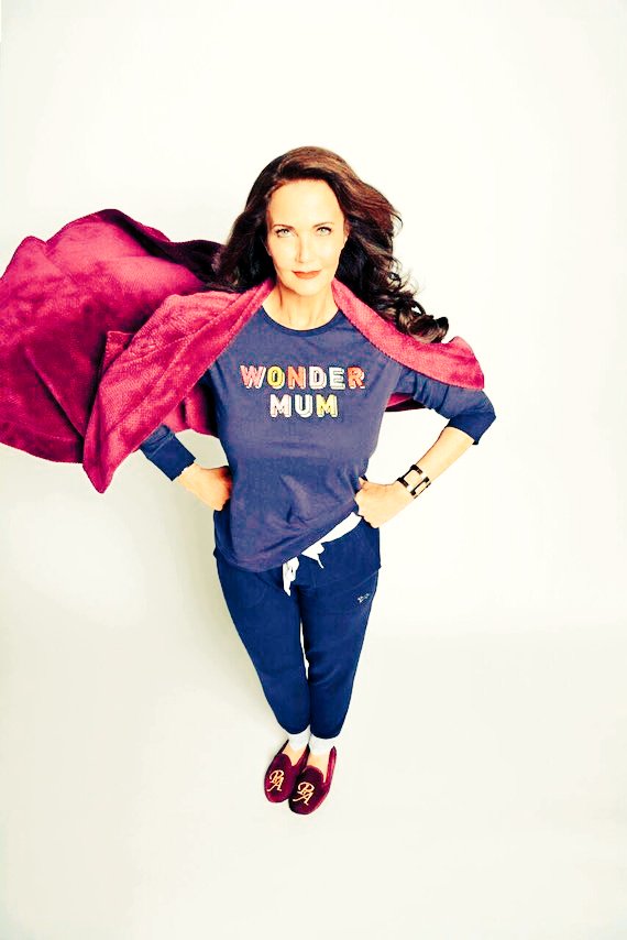 stavrohs's tweet photo. @RealLyndaCarter I Know You've Heard How Beautifu£ &amp; £ov€£y You Are A££ Of Your £if€ But £ooks Fad€ &amp; B€auty Is Only 4  Layers Of The Integumentary System/Skin.
However The B€auty Of Your Sou£ N€v€r Grows Old.
50 Years £at€r I'm Sti££ M€sm€riz€d By Your Transc€ndant €y€s
NightRav 💕 https://t.co/pkIomtAaJT