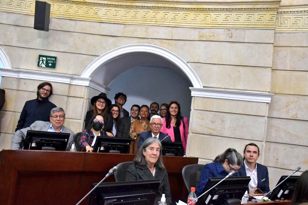 mjsarmientoa's tweet photo. .@JERobledo ha sido el mejor senador en la historia de Colombia, su labor ejemplar en defensa de la soberanía, la producción y el trabajo nacionales y la calidad de vida de la gente dejarán huella en el Congreso y en las nuevas generaciones. 

¡Merecido reconocimiento! https://t.co/cpykAHdvC2