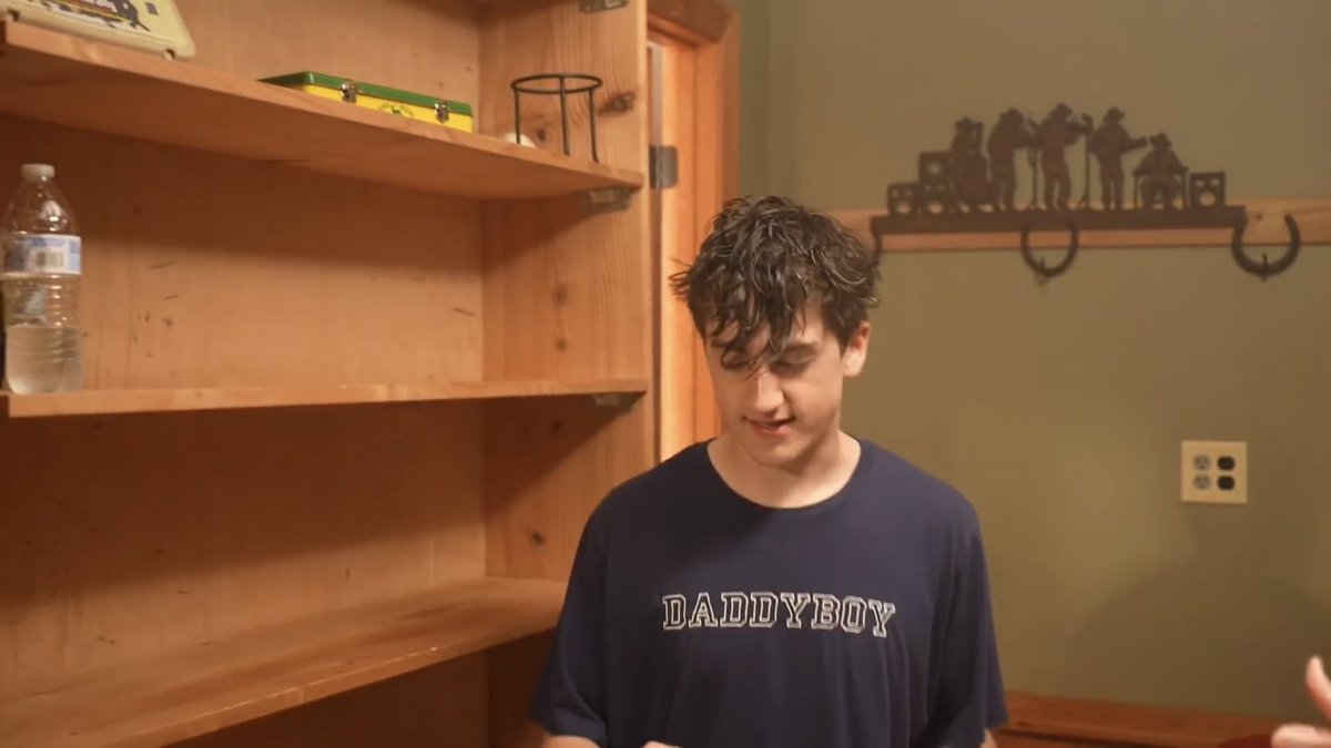 beanstewsupreme's tweet photo. Guys it’s that one twitch stream all over again #hairslay https://t.co/WNKSKklweI