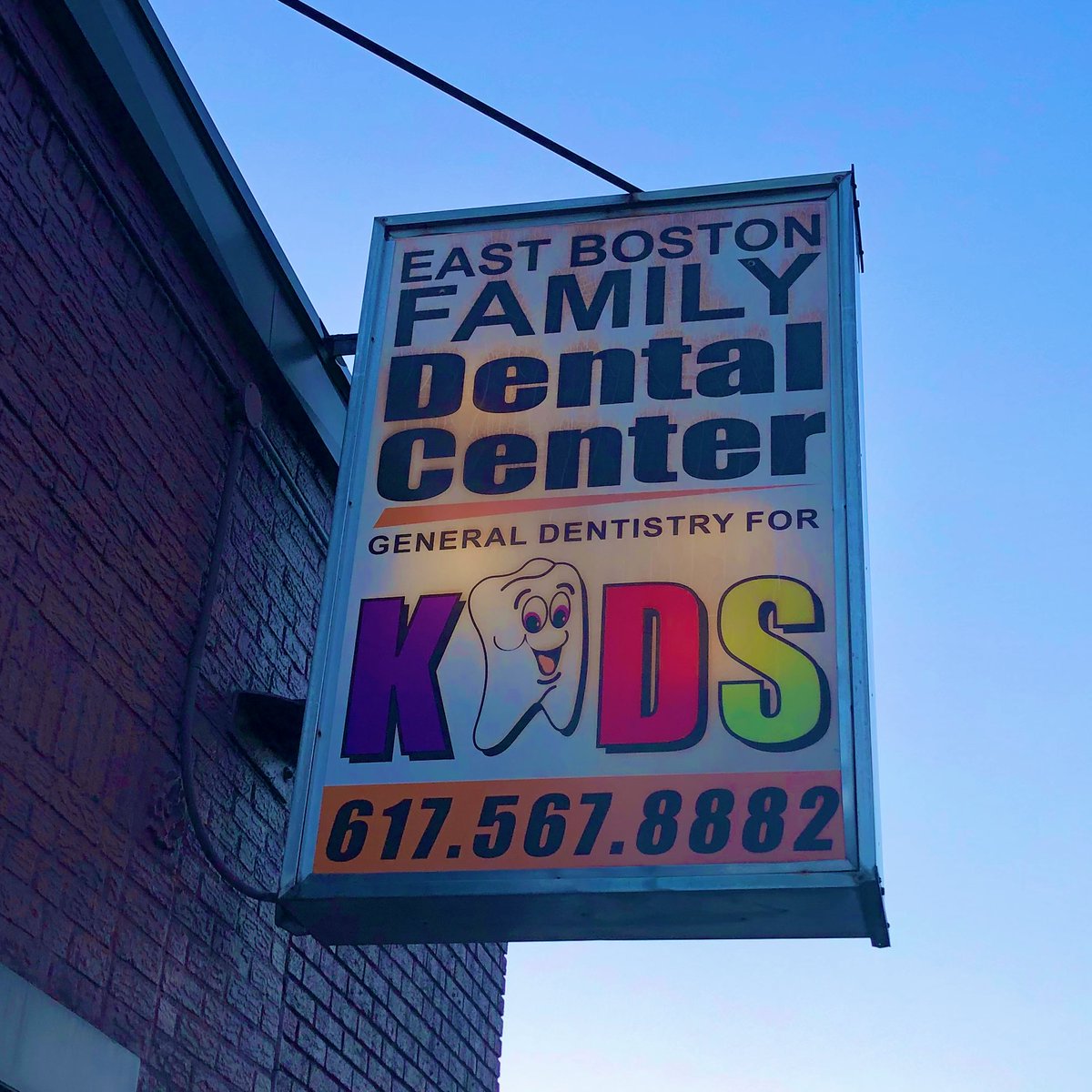 owenmorgs's tweet photo. Do either of your dental practices need a rebrand
@ruarikeir @mickhorton? Saw this in Eastie, Boston. I can pop in to get the designers number if needed?#AnotherDayAnotherDesignDollar #Dentistry https://t.co/j66TnkkrU9