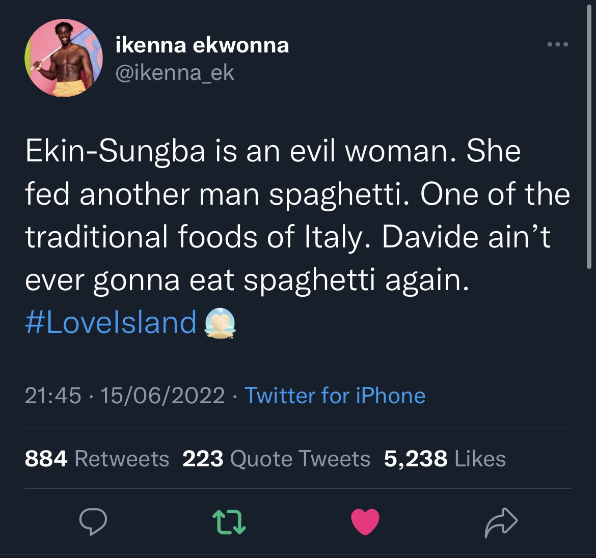 amyphi_thoughts's tweet image. whoever is running ikenna’s twitter account deserves a raise 😭 #loveisland
