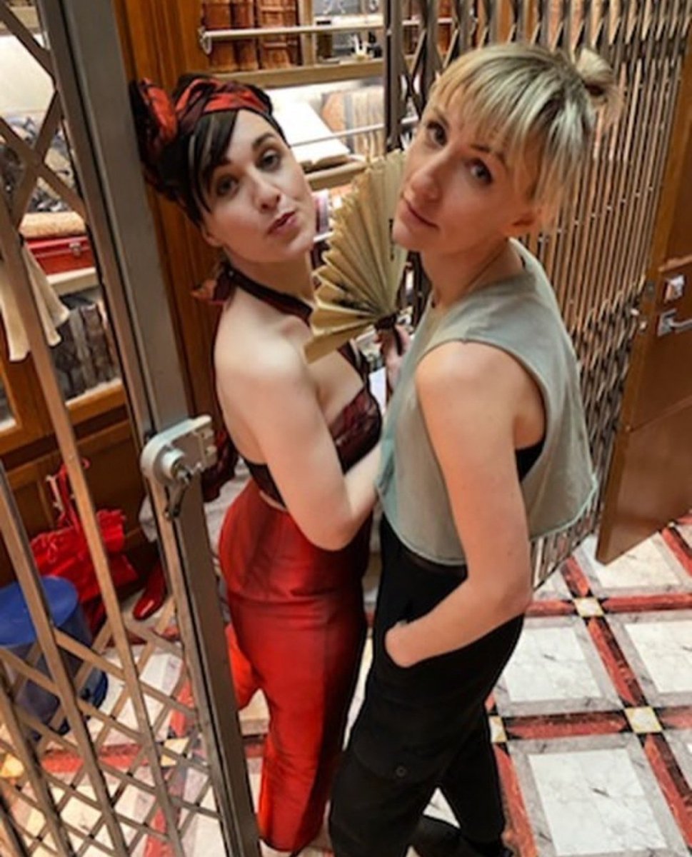 silliitzi's tweet image. best girlfriends eva!!!😍💗🌈
#besstill #missaudrey #snowpiercer #brakenight