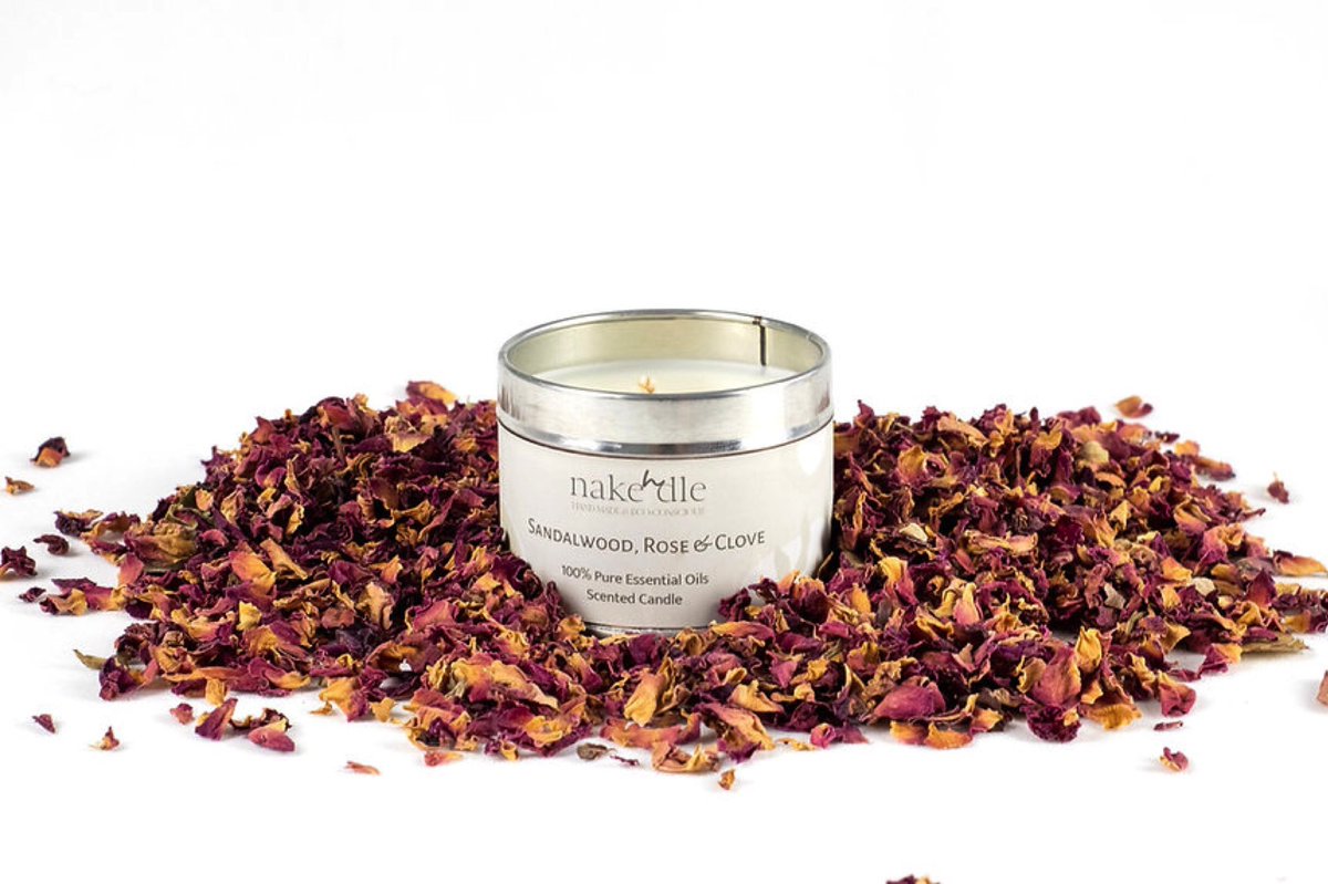 This woody and aromatic scent is infused with Rose and Clove. The smell of roses can reduce stress and lower the heart rate. Shop > Sandalwood, Rose &amp; Clove Essential Oil Tin Candle on nakendle 🕯

#handmade #candle #mission #rose #rosecandle #clove #sustainablebusiness #ethical