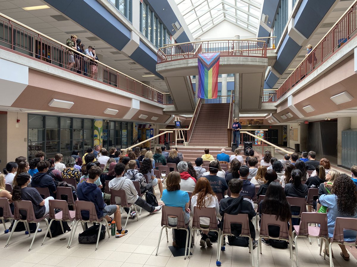 thattoddtaylor's tweet image. It was a pleasure having the opportunity to celebrate Rod Conte (former Head of Guidance @WCI_YRDSB ) today with former students, staff and friends. #hoodiesforConte #bewolves