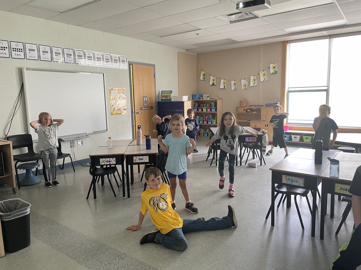 KennDrama's tweet photo. Spending time at Oyster Pond Academy, learning about oyster conservation and Mi’kmaq stories, using drama activities.#ThanksToYouHalifax @HRCEFineArts @OysterPond_hrsb @David_Hendsbee @HRCE_NS https://t.co/1VoJZOKnJQ