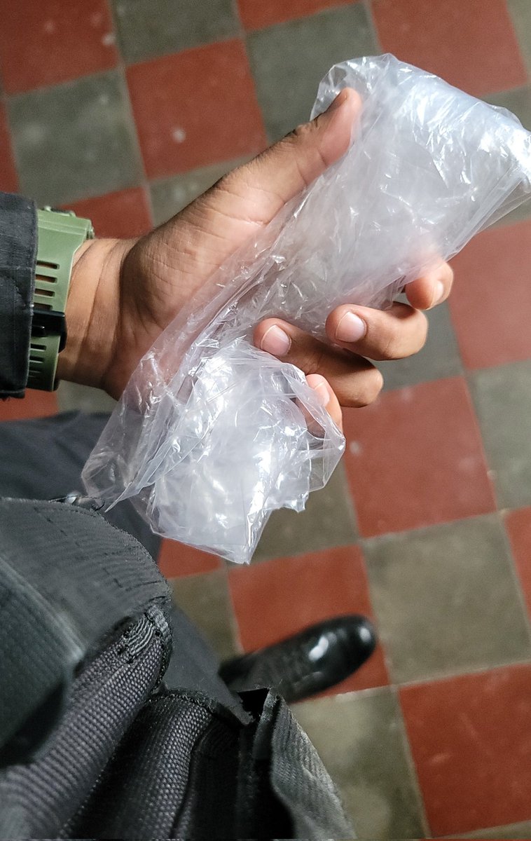 El_Cuervo_X's tweet photo. La que nunca debe faltar en las operaciones antipandillas....... 😁😁😁😁😁😁😁 https://t.co/QCr8rrhldW