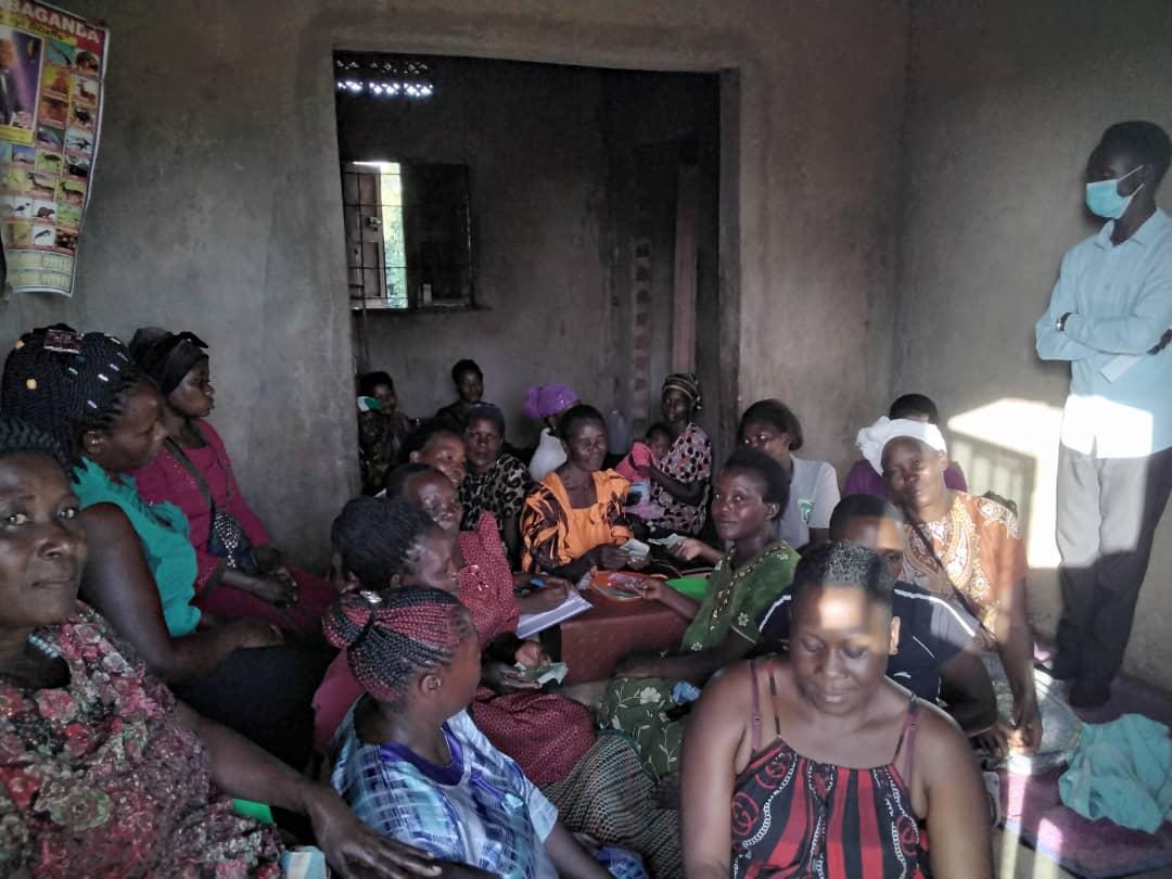 ACCESS_UG's tweet photo. The health worker sensitising the With Women Kisoboka ladies about the Community Medical Plan. 👉 https://t.co/ZDV1ujtSj9. #medicalplan #medicalplanning #Accessmedicalplan https://t.co/lqXMukpXoP