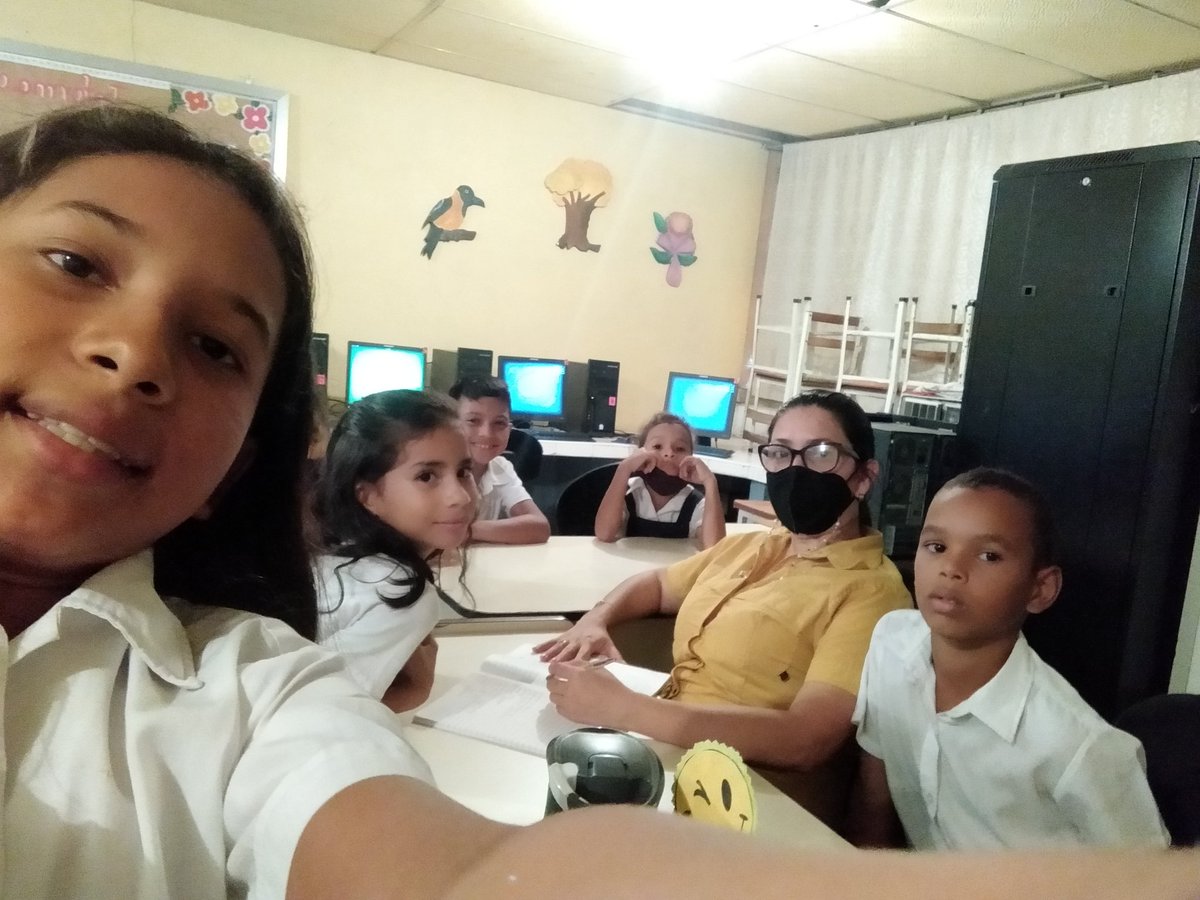 Cbit Giraluna tweet media