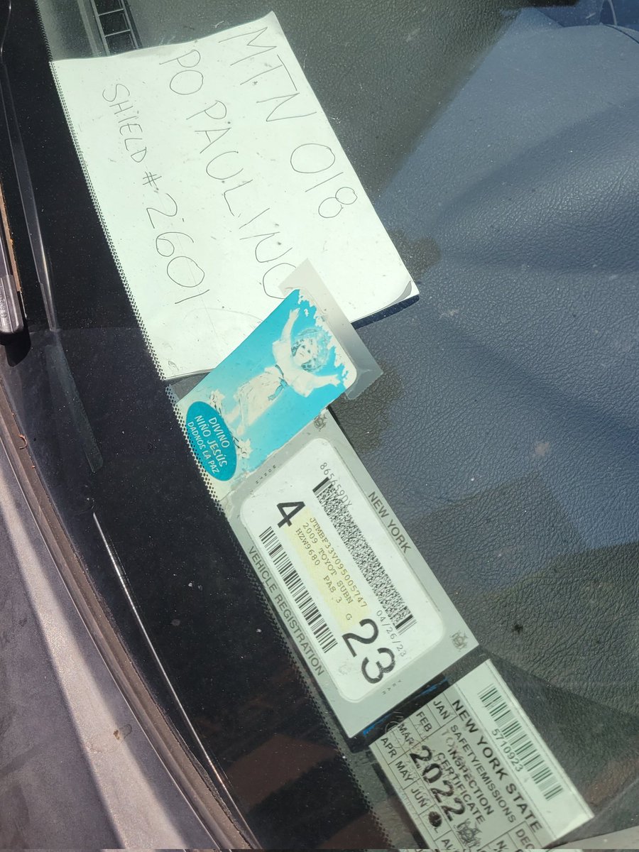 placardabuse's tweet image. This dopey note is really a poor excuse for a #FakePlacard.

But it's good enough for parking privileges at the @NYPDMTN anyway.

#ZeroIntegrity
#PlacardCorruption
#CultureOfCorruption