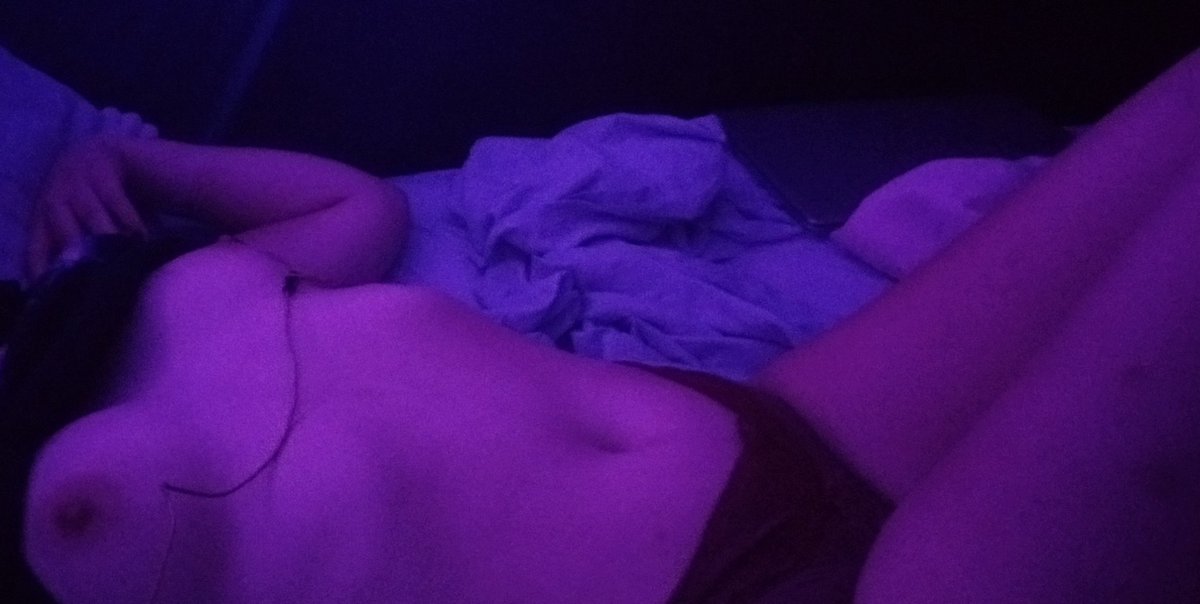 kai19863037's tweet photo. wagon Wednesday!! sorry i missed tiddy&amp;tummy tuesday everyone.. (⇀‸↼‶) but i will do tiddy and tummy anyways  ʕ·ᴥ·ʔ https://t.co/6jkMkoR9xr