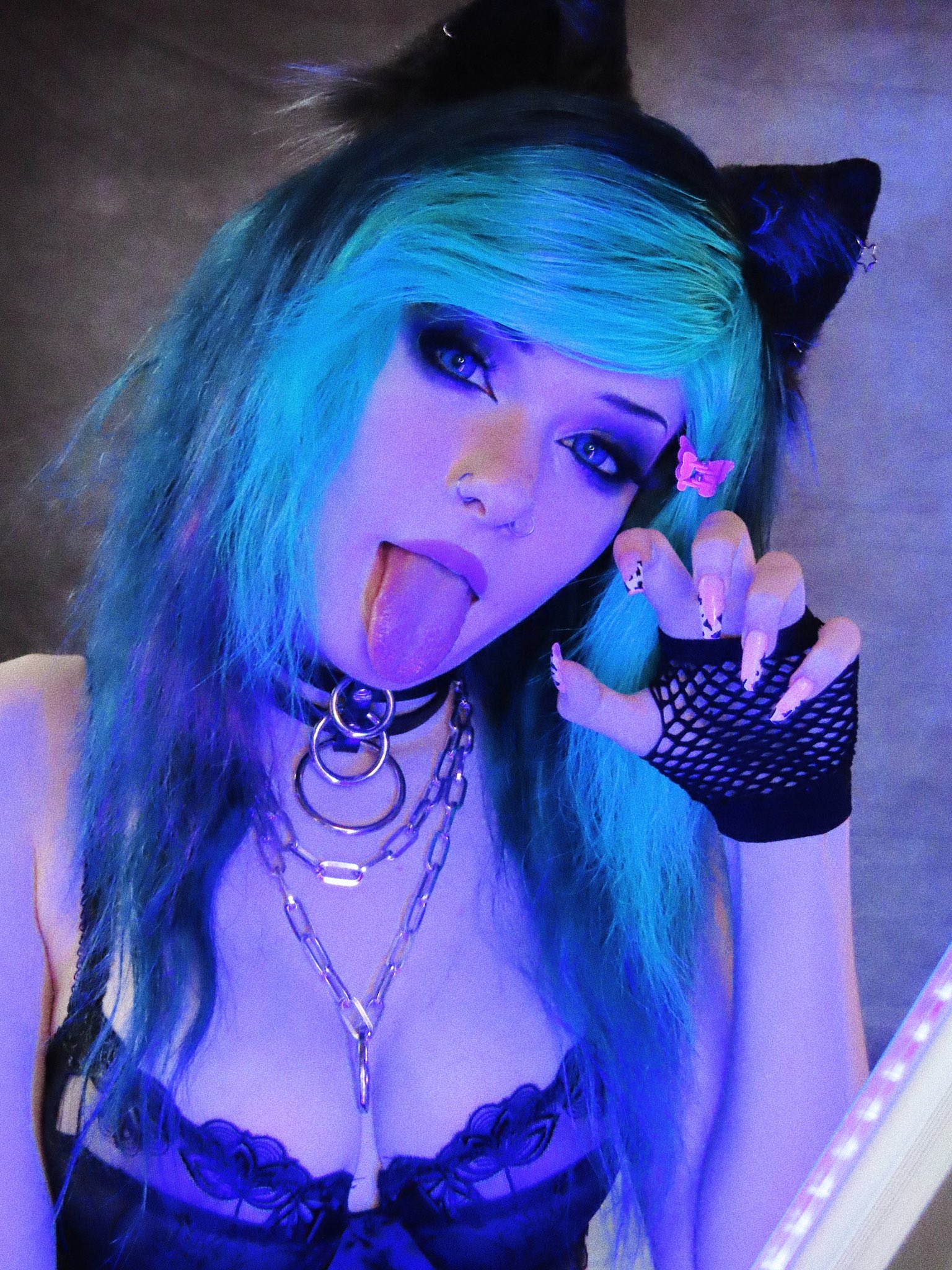 Bunni Emmi'S Stunning Confession - rzm9sxi