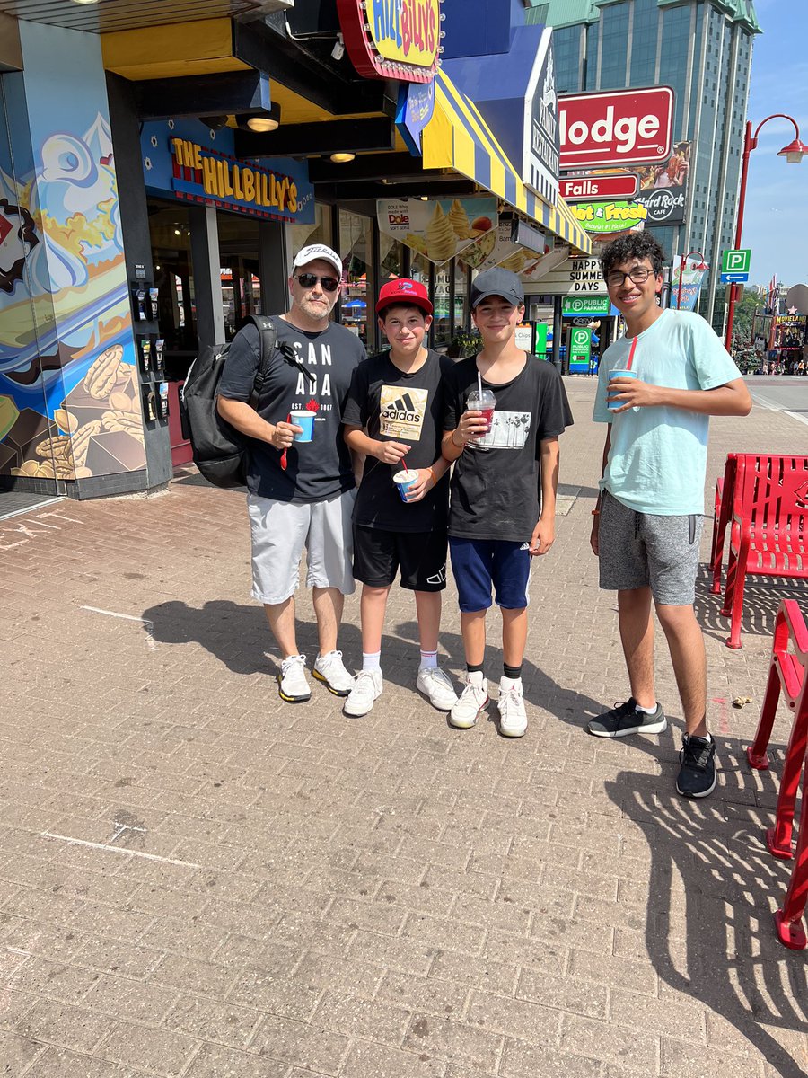 GuardiangelsWB's tweet photo. #GNAvisitsNiagara @YCDSB #MidwayFun https://t.co/haR89EpRde