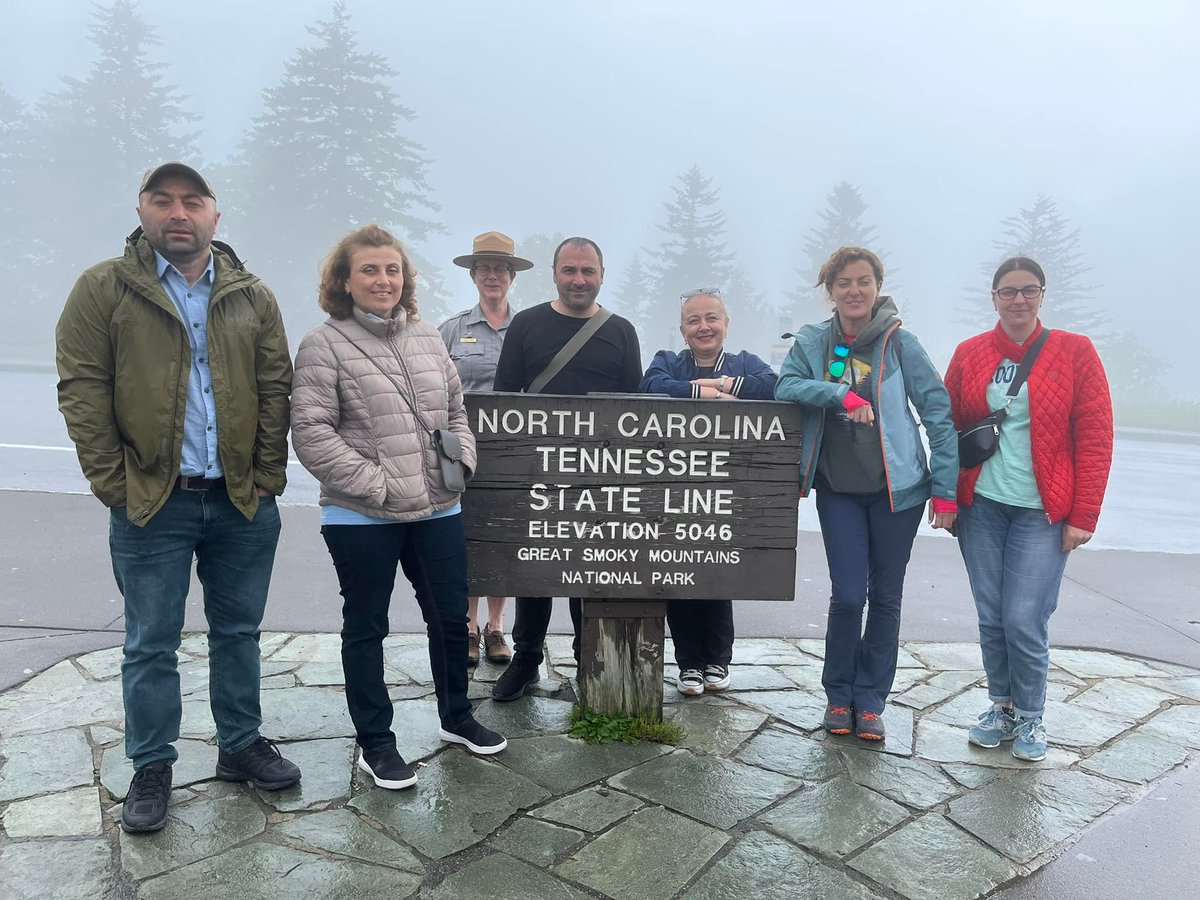NPSInternation's tweet image. Thanks to #greatsmokymountainsnationalpark to share best practices in park volunteer management w/   colleagues from #sakartvelo during their recent visit, a joint effort between #openworldprogram, NPSOIA &amp;amp; Interior Department's International Technical Assistance Program #DOIITAP