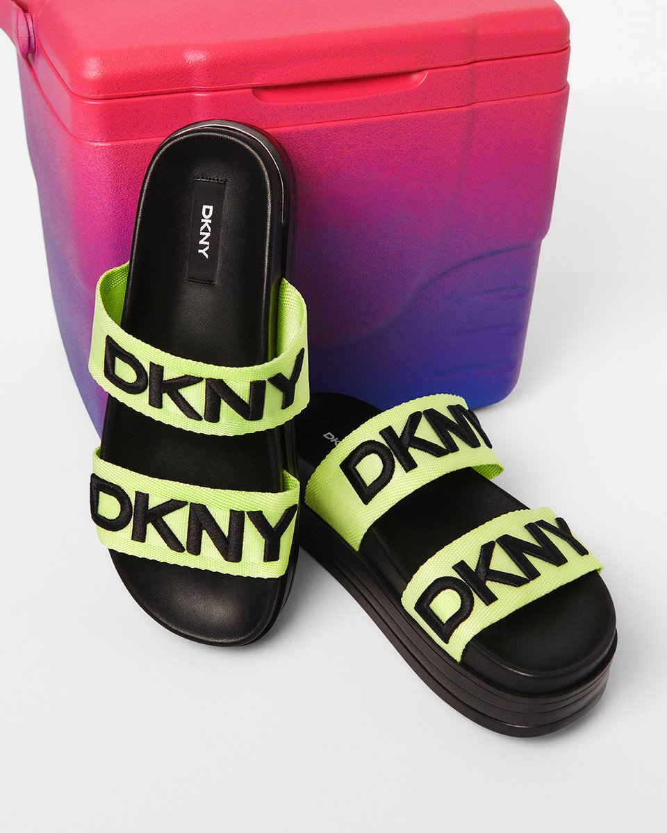dkny's tweet photo. Who says June can't be cool?

#DKNYDoYourThing https://t.co/nON2Ts8DfD