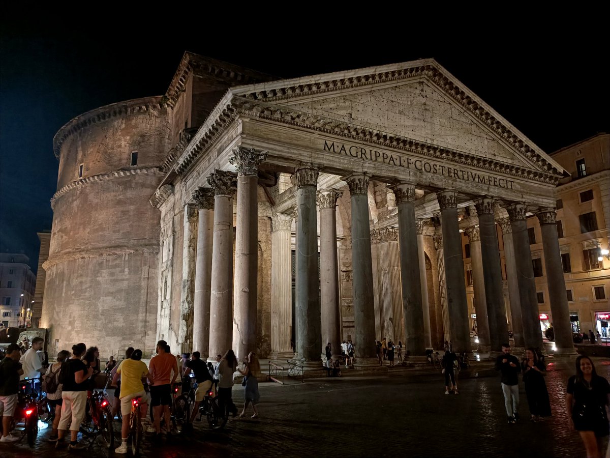 dorae_h's tweet photo. The moment when you need to take a deep breath and acknowledge that you're doing your PhD programme in the most iconic city of Europe, the cradle of European culture. #roma #phd #culture https://t.co/nKHrSZbJ7k