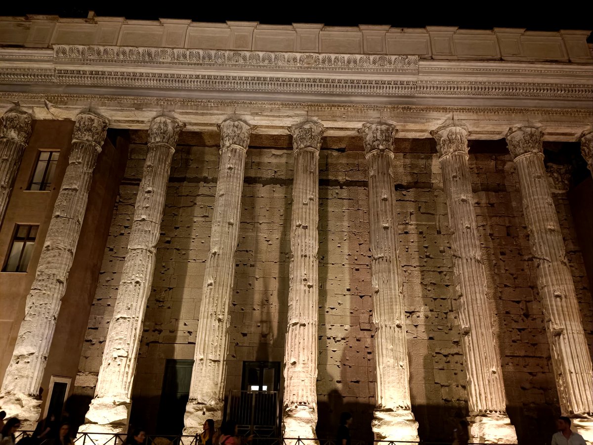 dorae_h's tweet photo. The moment when you need to take a deep breath and acknowledge that you're doing your PhD programme in the most iconic city of Europe, the cradle of European culture. #roma #phd #culture https://t.co/nKHrSZbJ7k