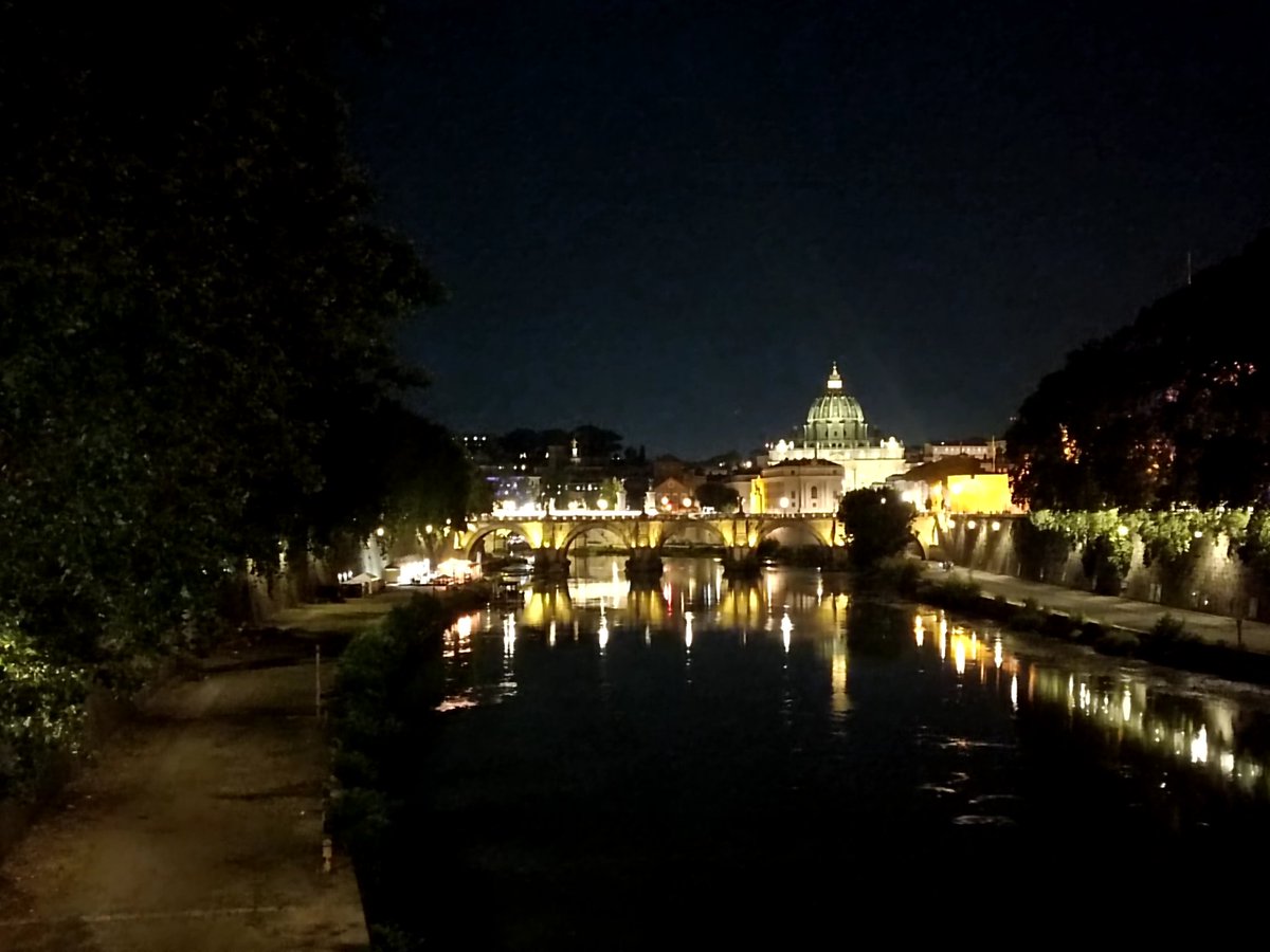 dorae_h's tweet photo. The moment when you need to take a deep breath and acknowledge that you're doing your PhD programme in the most iconic city of Europe, the cradle of European culture. #roma #phd #culture https://t.co/nKHrSZbJ7k