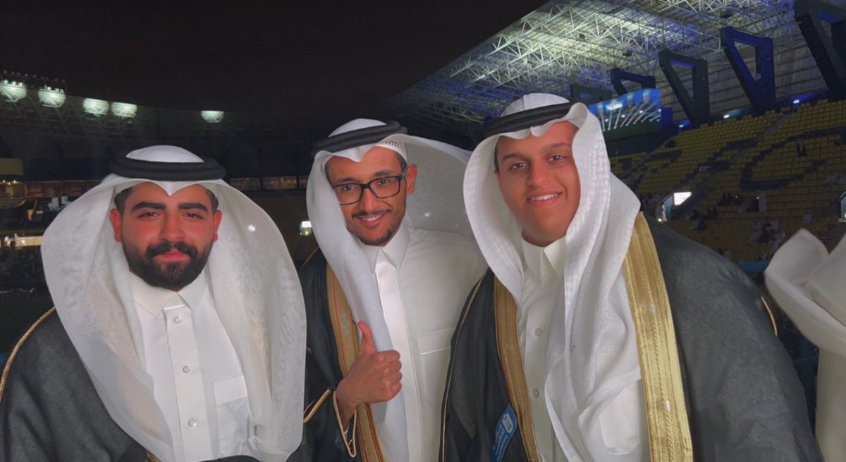 Turkiasiri3's tweet photo. #حفل_تخرج_الدفعة_61 #جامعة_الملك_سعود  

التيم لا خلا ولا عدم 🤍🤍🤍 https://t.co/0F5FfEgIBQ